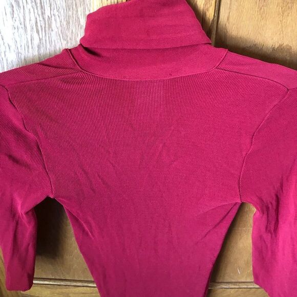 Scanlan Theodore V-Neck Crepe w/Attached Neck Tie Knit Top Pop of Red One Size - Picture 10 of 13